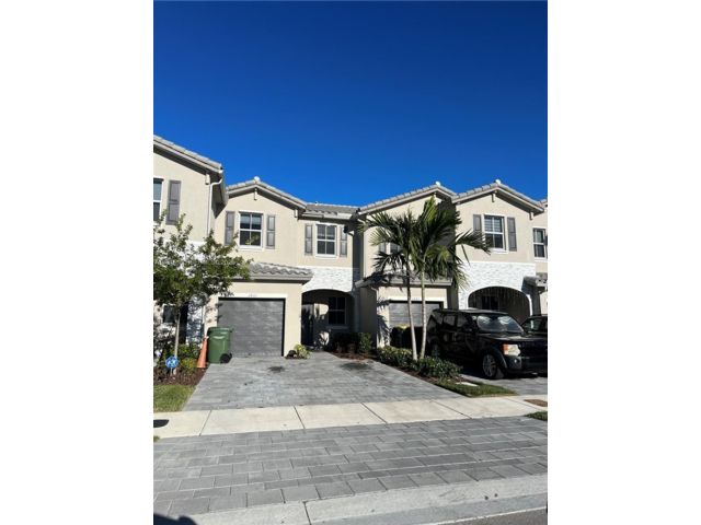  3 BR,  2.50 BTH &nbsp;Townhouse style home in Homestead