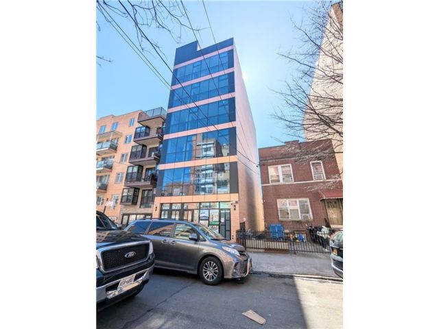 Studio,  0.00 BTH &nbsp;Commercial style home in Sunset Park