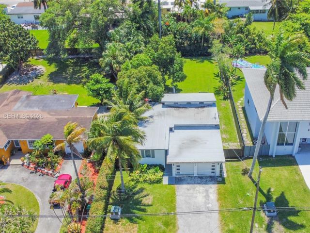  3 BR,  2.00 BTH &nbsp; style home in Miami