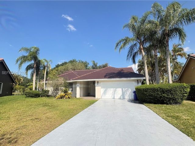  3 BR,  2.00 BTH &nbsp;Other style home in Hollywood