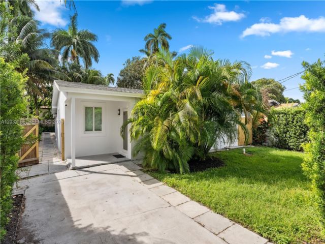  4 BR,  2.00 BTH &nbsp;Other style home in Biscayne Park