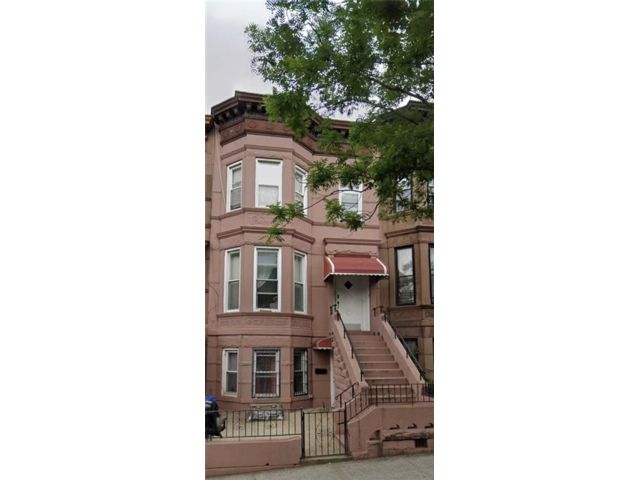 Studio,  3.00 BTH &nbsp;Multi-family style home in Sunset Park
