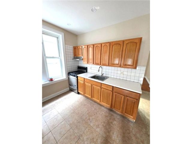  1 BR,  1.00 BTH &nbsp;Multi-family style home in East Flatbush