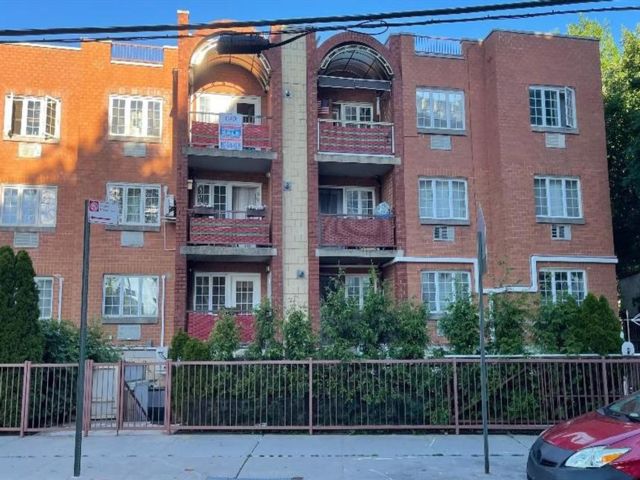  2 BR,  2.00 BTH &nbsp;Condominium style home in Gravesend