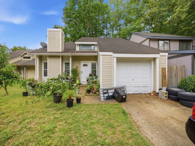  2 BR,  2.00 BTH &nbsp;Contemporary style home in Newport News