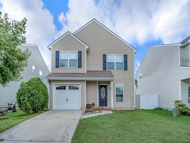  3 BR,  2.50 BTH &nbsp;Colonial style home in Williamsburg