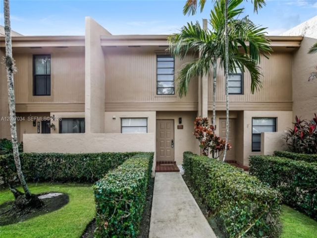  2 BR,  2.50 BTH &nbsp;Townhouse style home in Pembroke Pines