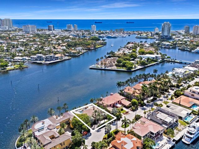  5 BR,  5.55 BTH &nbsp; style home in Fort Lauderdale