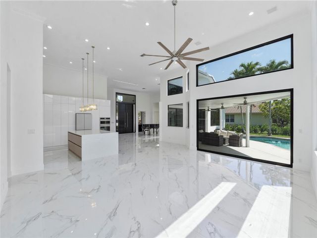  5 BR,  3.00 BTH &nbsp; style home in Weston