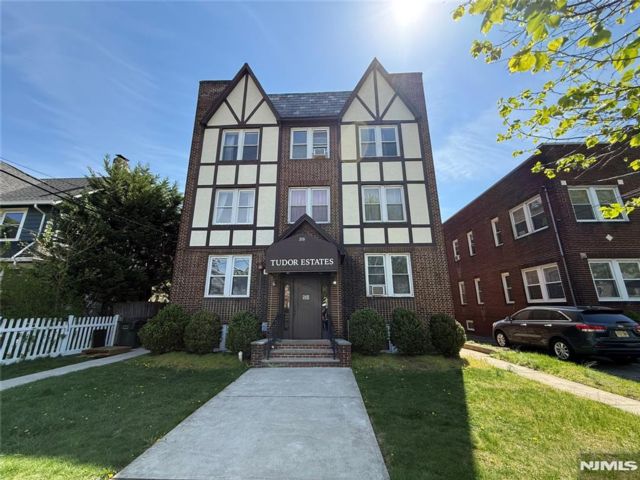 [Rutherford Real Estate, listing number 3342609]