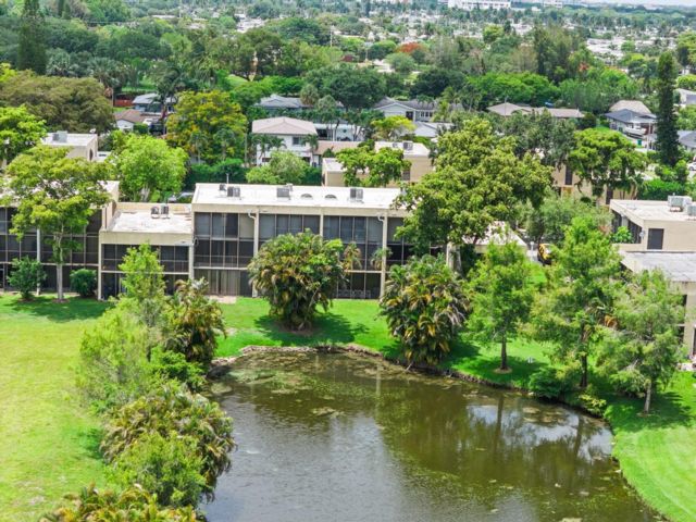  2 BR,  2.50 BTH &nbsp; style home in Davie
