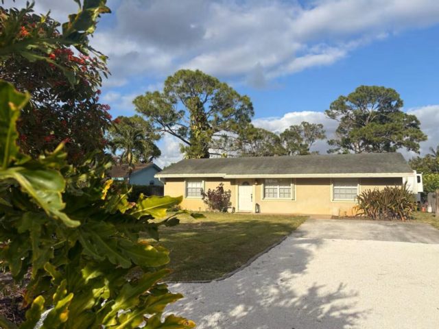  3 BR,  2.00 BTH &nbsp; style home in Lake Worth
