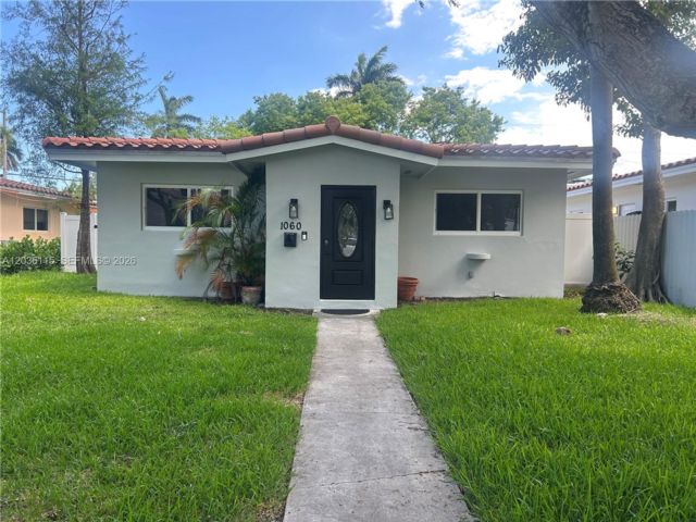  3 BR,  2.50 BTH &nbsp;Other style home in Hollywood