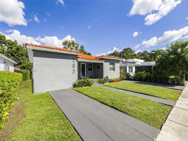  3 BR,  2.00 BTH &nbsp; style home in Miami