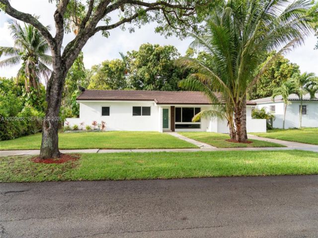  3 BR,  2.00 BTH &nbsp;Other style home in Miami