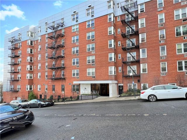  1 BR,  1.00 BTH &nbsp;Co-op style home in St. George