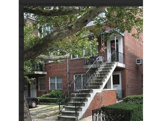  5 BR,  4.55 BTH &nbsp;Multi-family style home in Mill Basin