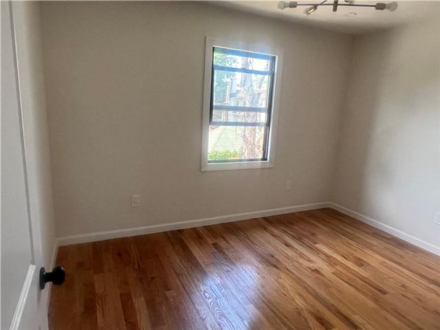  3 BR,  2.00 BTH &nbsp;Single family style home in Flatlands