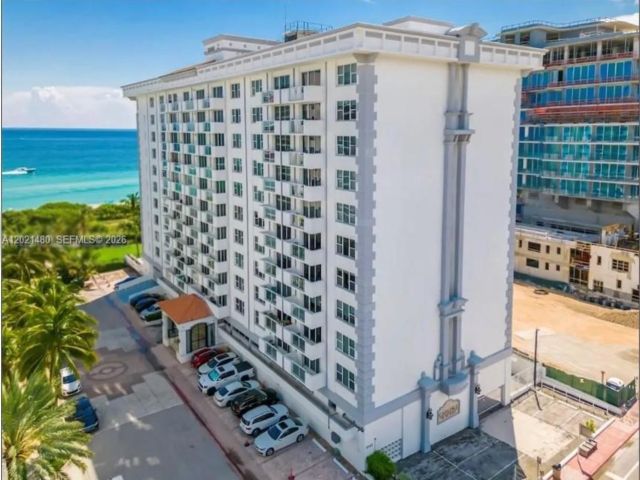  1 BR,  1.00 BTH &nbsp;Condo style home in Miami