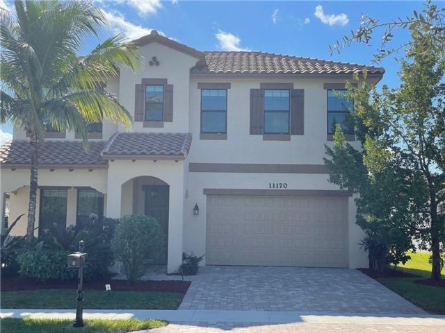 5 BR,  3.50 BTH &nbsp; style home in Parkland