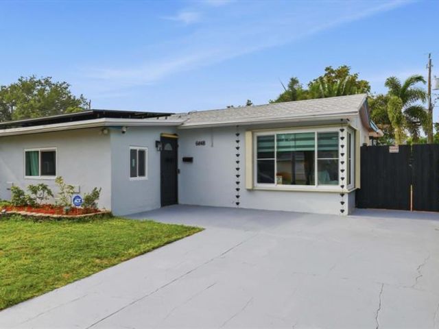  3 BR,  2.00 BTH &nbsp; style home in Hollywood