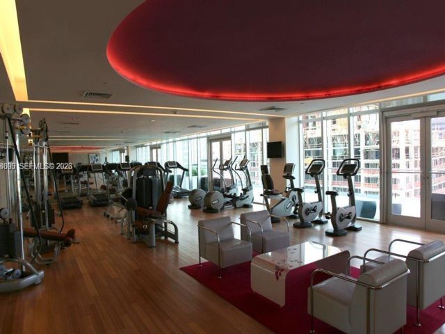 [PHOTO]