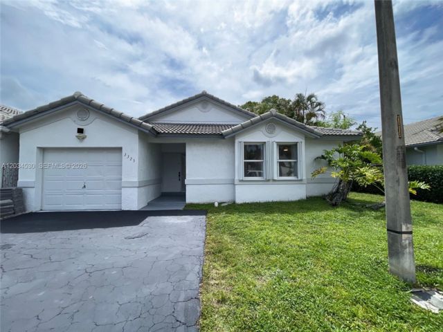  3 BR,  2.00 BTH &nbsp; style home in Cooper City