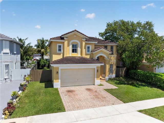  4 BR,  2.50 BTH &nbsp; style home in Homestead