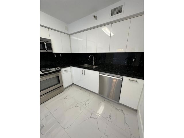  2 BR,  2.00 BTH &nbsp; style home in Aventura