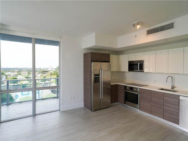  2 BR,  2.50 BTH &nbsp; style home in Miami