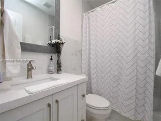 [PHOTO]