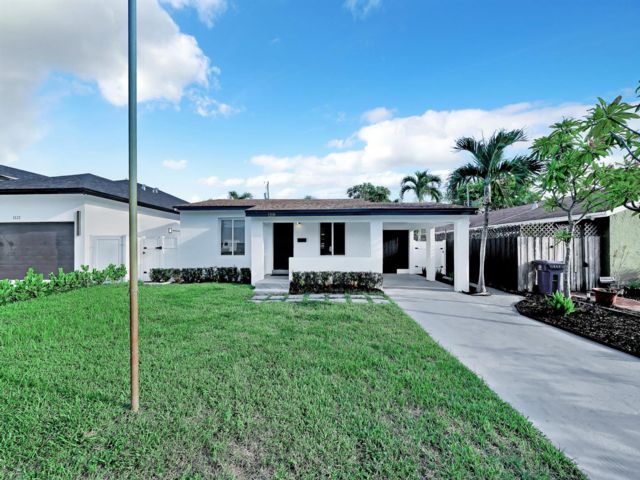  4 BR,  2.00 BTH &nbsp; style home in Fort Lauderdale