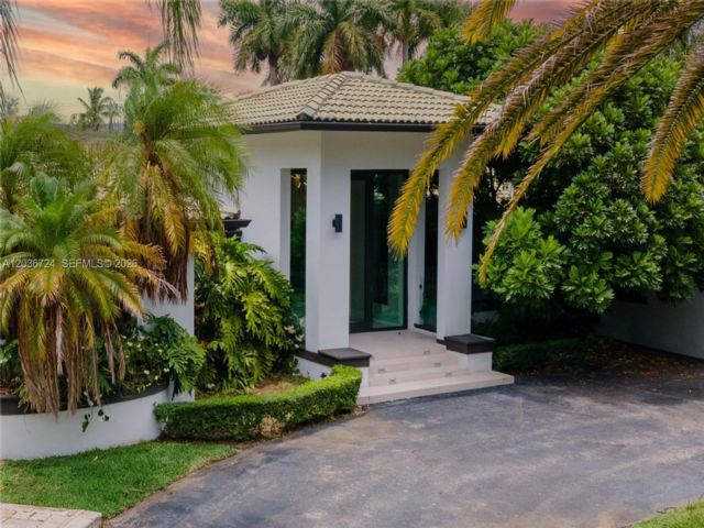  5 BR,  4.00 BTH &nbsp; style home in Miami