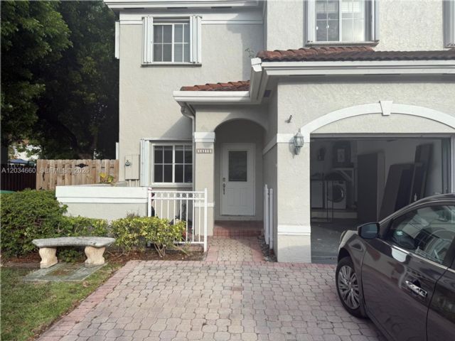  3 BR,  2.50 BTH &nbsp;Townhouse style home in Miami