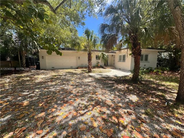  3 BR,  2.00 BTH &nbsp; style home in South Miami