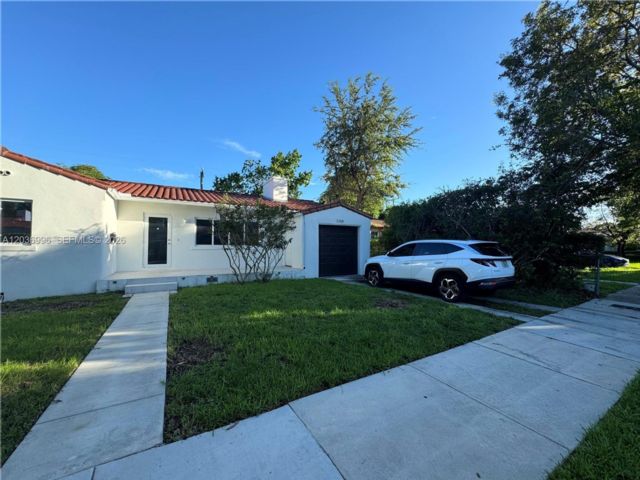  3 BR,  2.00 BTH &nbsp; style home in Miami