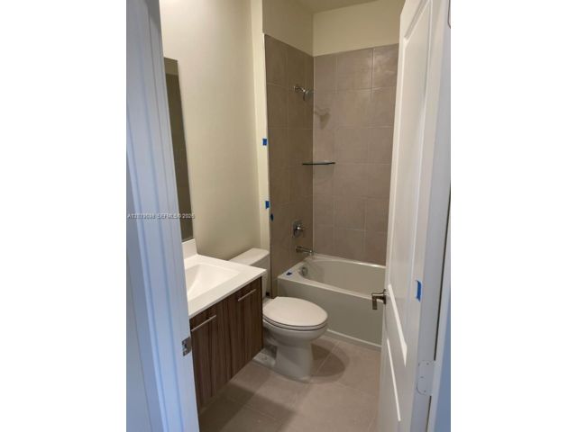  3 BR,  3.00 BTH &nbsp; style home in Medley