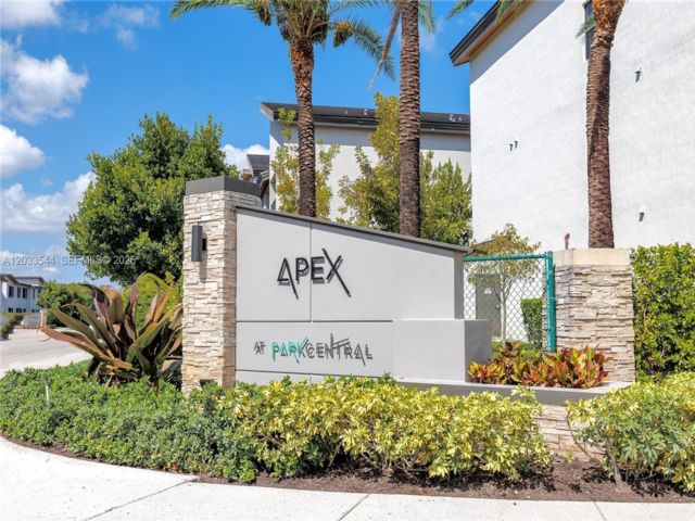  3 BR,  2.00 BTH &nbsp; style home in Medley