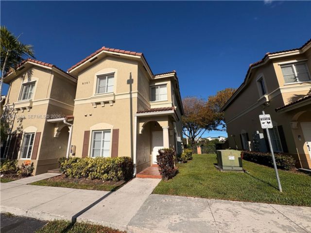  4 BR,  3.00 BTH &nbsp; style home in Medley