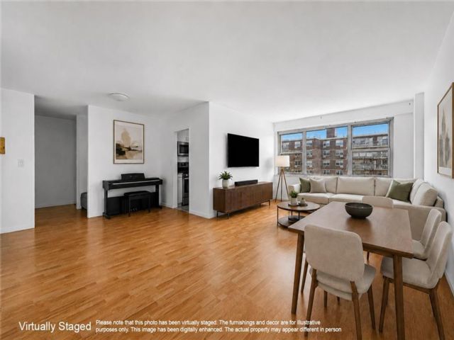 2 BR,  1.00 BTH &nbsp;Co-op style home in Brighton Beach