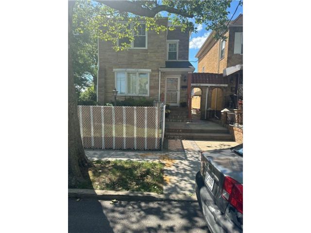  3 BR,  1.50 BTH &nbsp;Single family style home in Rosedale