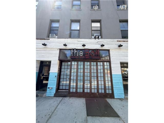 Studio,  0.00 BTH &nbsp;Commercial style home in Park Slope