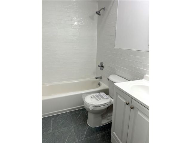 [PHOTO]