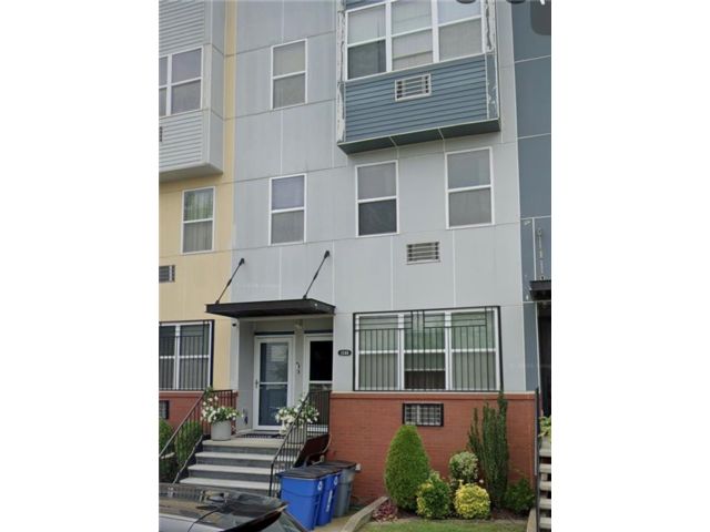  2 BR,  1.00 BTH &nbsp;Multi-family style home in East New York