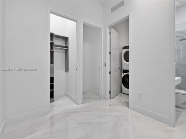 [PHOTO]