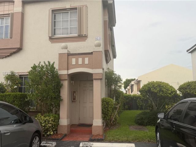  3 BR,  2.50 BTH &nbsp;Townhouse style home in Miami