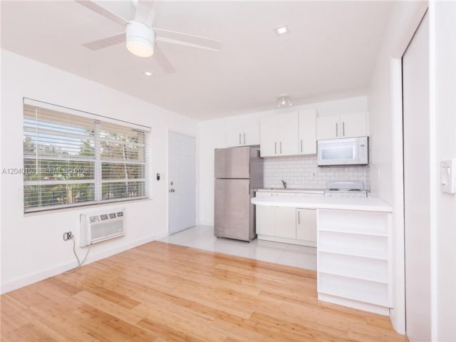  1 BR,  1.00 BTH &nbsp; style home in Carl Fisher