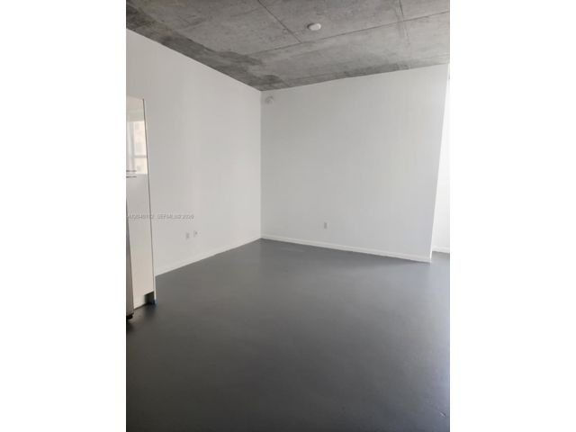 [PHOTO]