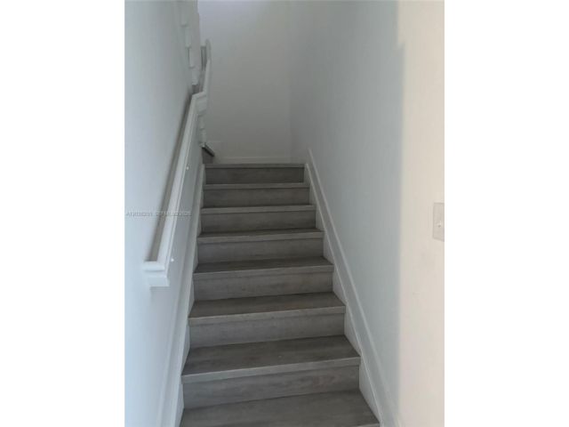 [PHOTO]