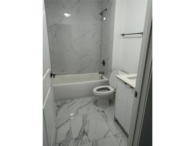 [PHOTO]